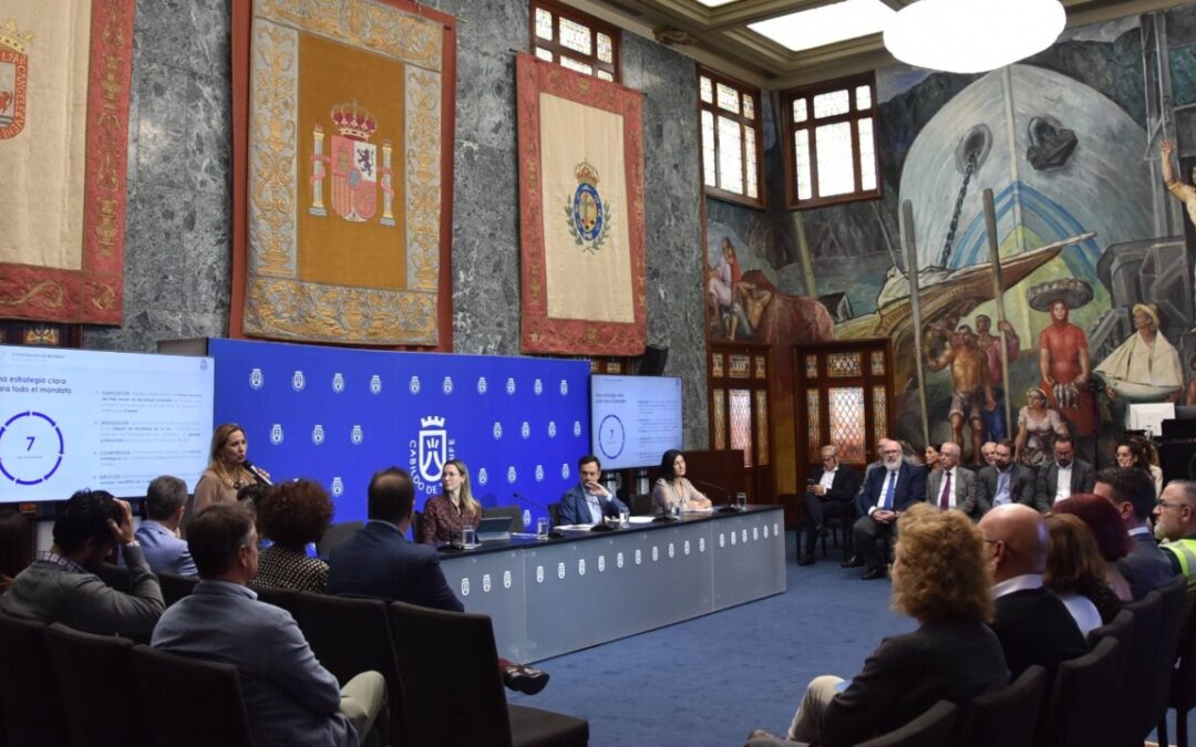 Rosa Dávila recaba el apoyo del tejido empresarial y social para la puesta en marcha de un gran pacto por la movilidad sostenible en Tenerife